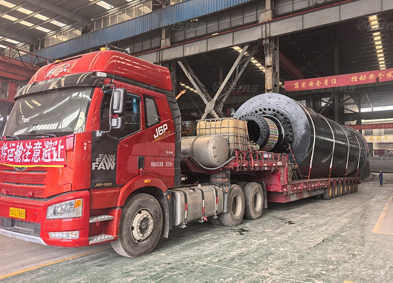 環(huán)球重工球磨機(jī)發(fā)貨準(zhǔn)備中